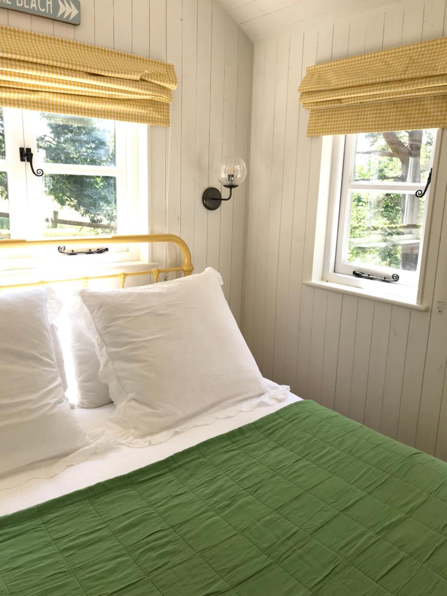 Shepherd'S Hut At Rosewood House ลิสคาร์ด ภายนอก รูปภาพ