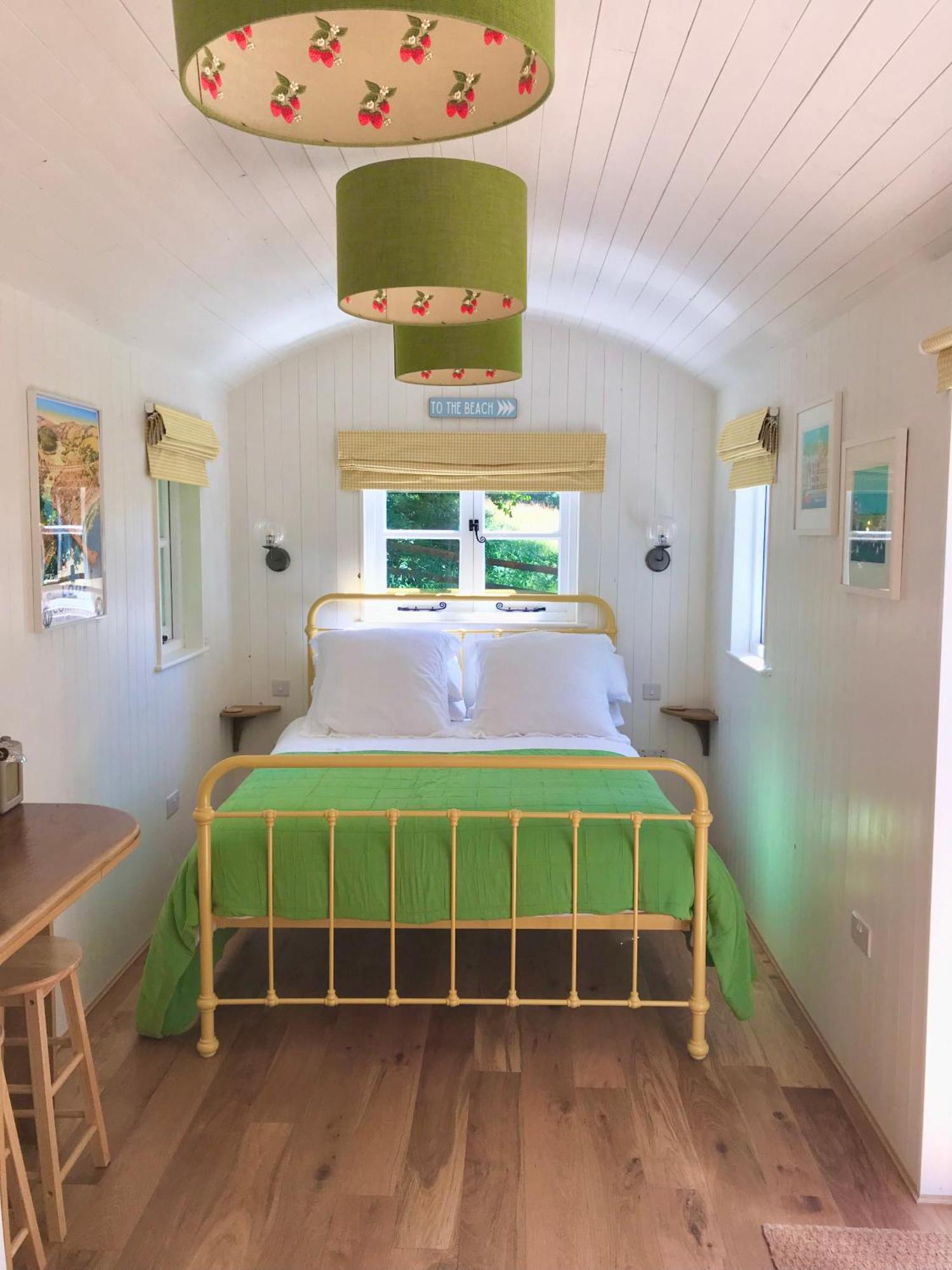 Shepherd'S Hut At Rosewood House ลิสคาร์ด ภายนอก รูปภาพ